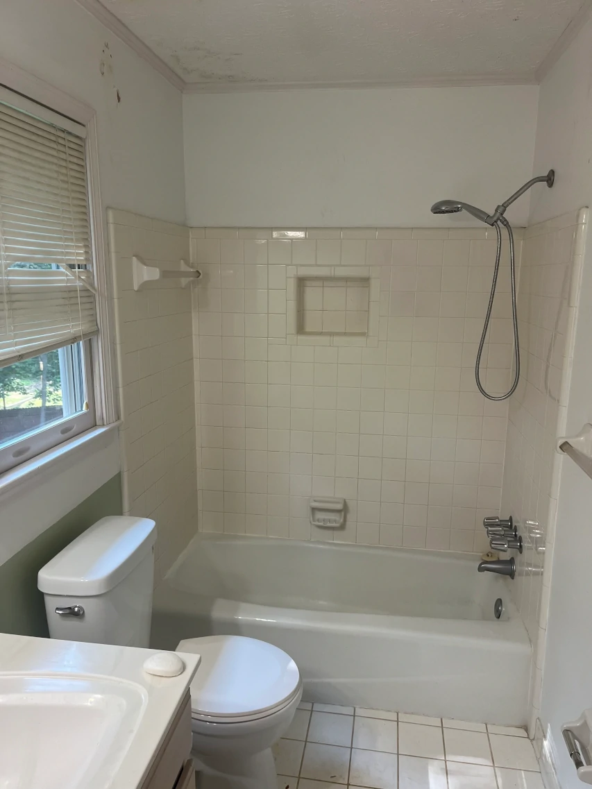 original bathroom before transformation
